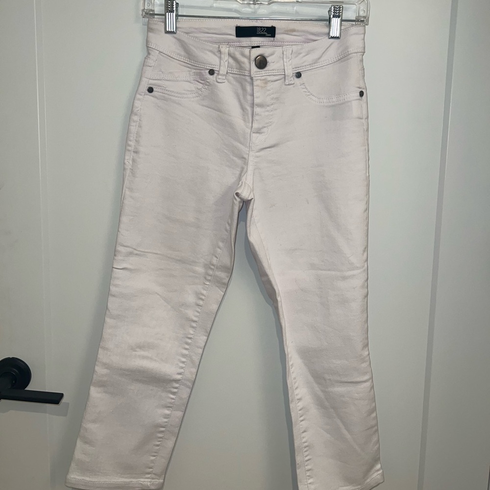 Barely Worn White Capri